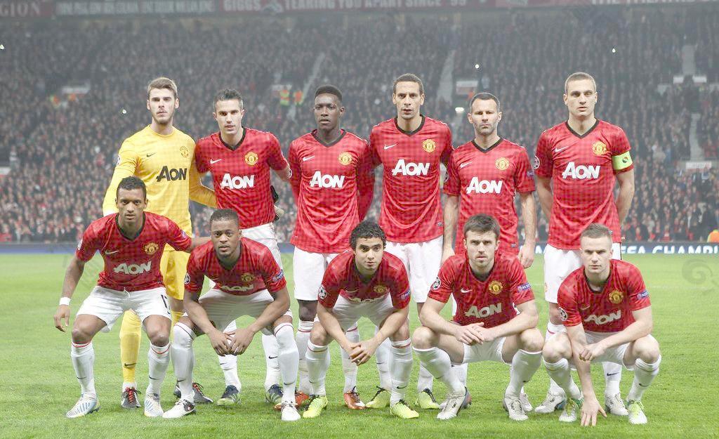 更是背负着 更是背负着